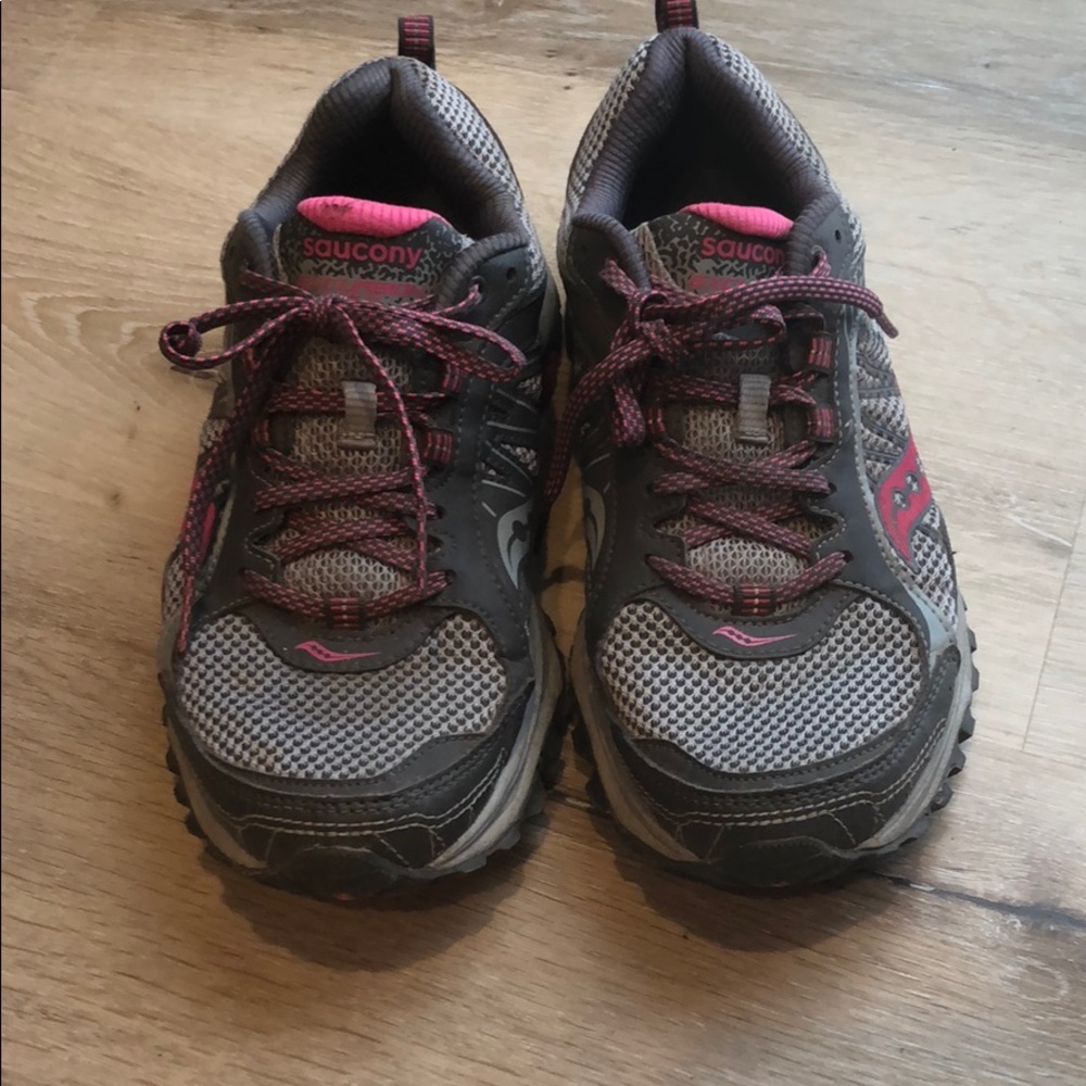 Trail running shoes